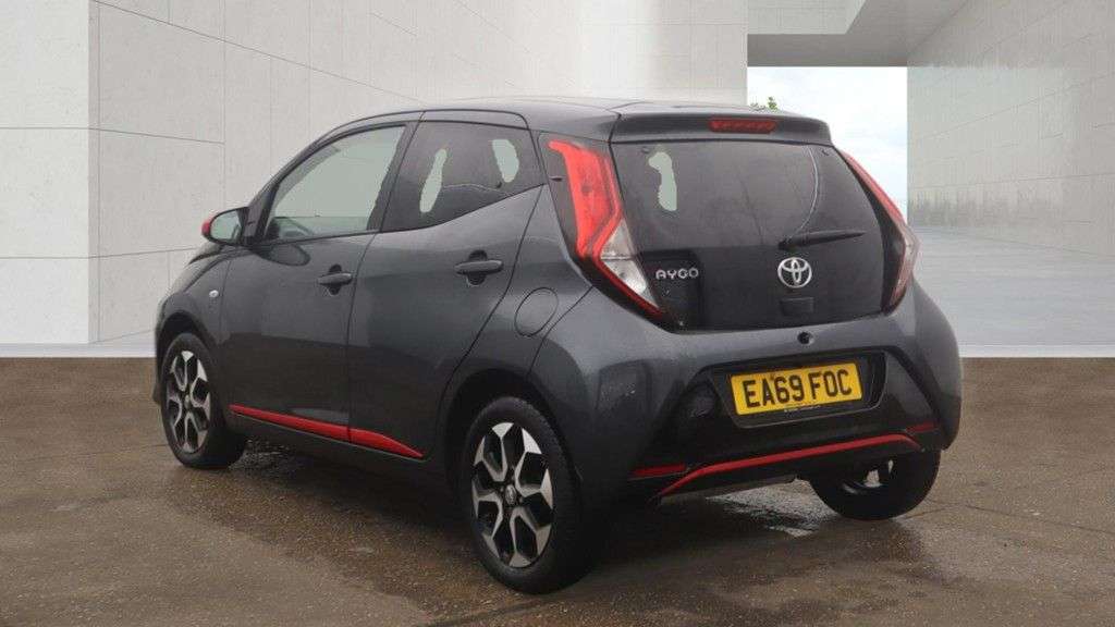 A 2019 TOYOTA AYGO 1.0 VVT-i x-trend Funroof 5dr Petrol x-shift Euro 6 (71 ps) A 2019 TOYOTA AYGO 1.0 VVT-i x-trend Funroof 5dr Petrol x-shift Euro 6 (71 ps)