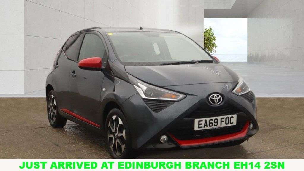 A 2019 TOYOTA AYGO 1.0 VVT-i x-trend Funroof 5dr Petrol x-shift Euro 6 (71 ps) A 2019 TOYOTA AYGO 1.0 VVT-i x-trend Funroof 5dr Petrol x-shift Euro 6 (71 ps)