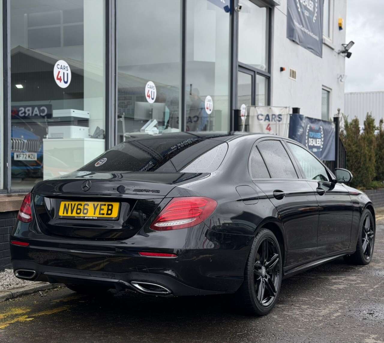 A 2016 MERCEDES-BENZ E-CLASS 2.0 E220d AMG Line Saloon 4dr Diesel G-Tronic+ Euro 6 (s/s) (194 ps) A 2016 MERCEDES-BENZ E-CLASS 2.0 E220d AMG Line Saloon 4dr Diesel G-Tronic+ Euro 6 (s/s) (194 ps)
