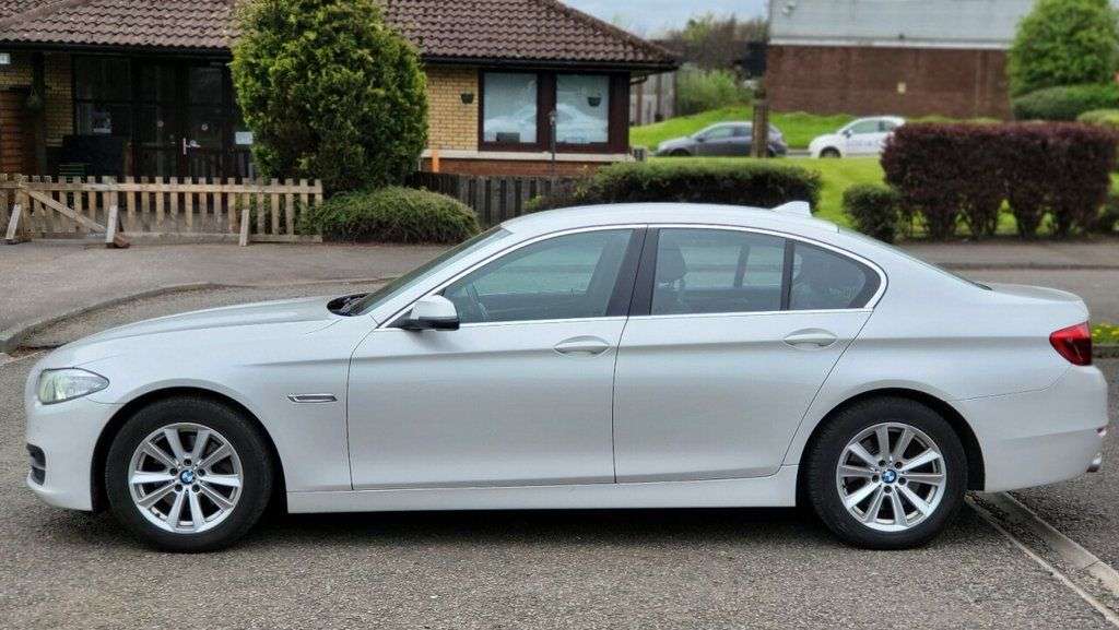 A 2013 BMW 5 SERIES 520D SE A 2013 BMW 5 SERIES 520D SE