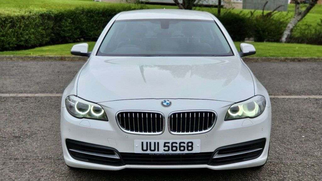 A 2013 BMW 5 SERIES 520D SE A 2013 BMW 5 SERIES 520D SE