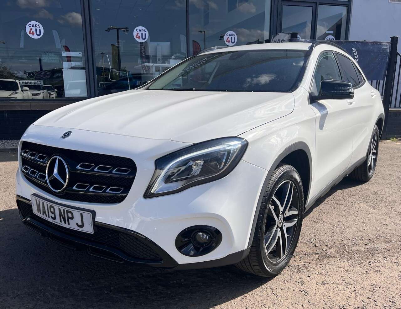 A 2019 MERCEDES-BENZ 180 1.6 GLA180 Urban Edition SUV 5dr Petrol Manual Euro 6 (s/s) (122 ps) A 2019 MERCEDES-BENZ 180 1.6 GLA180 Urban Edition SUV 5dr Petrol Manual Euro 6 (s/s) (122 ps)