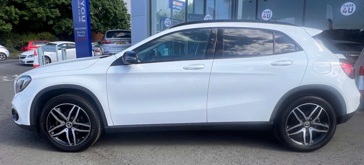 A 2019 MERCEDES-BENZ 180 1.6 GLA180 Urban Edition SUV 5dr Petrol Manual Euro 6 (s/s) (122 ps) A 2019 MERCEDES-BENZ 180 1.6 GLA180 Urban Edition SUV 5dr Petrol Manual Euro 6 (s/s) (122 ps)