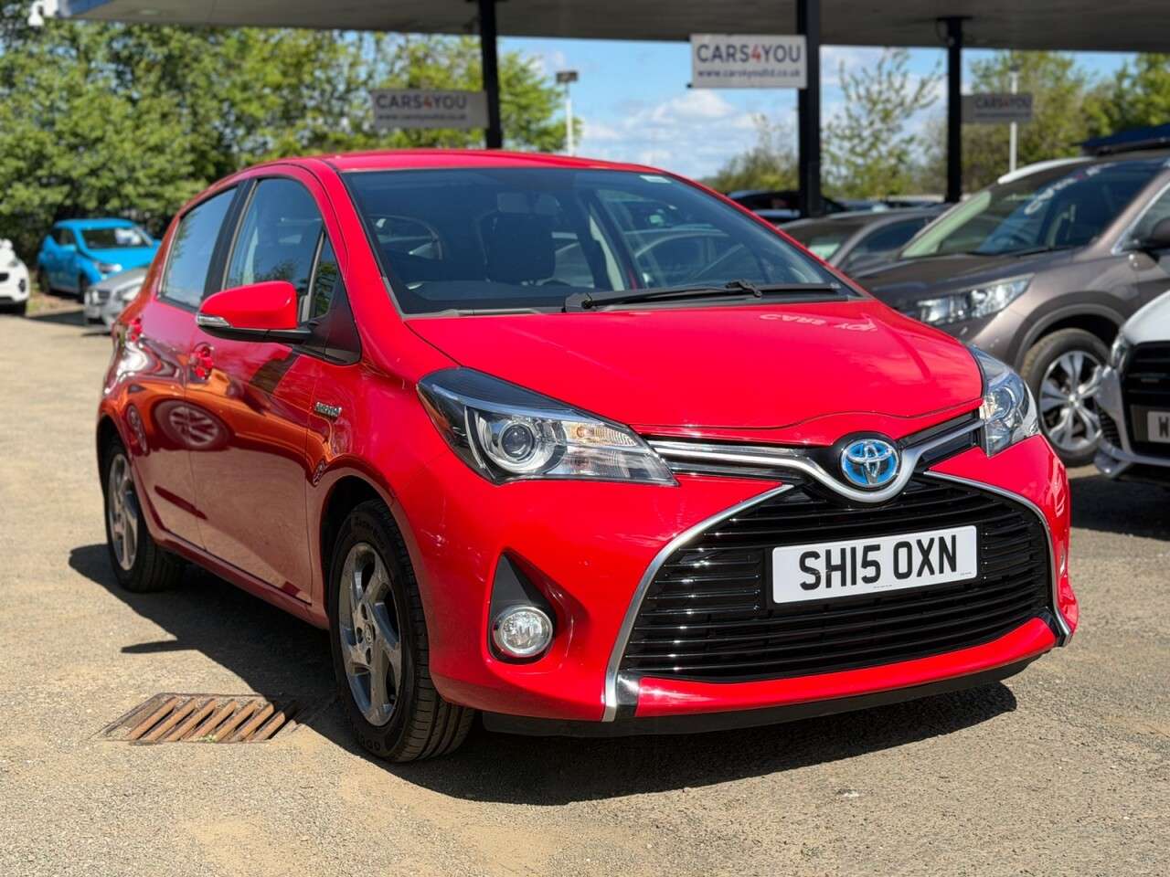 A 2015 TOYOTA YARIS 1.5 VVT-h Icon Hatchback 5dr Petrol Hybrid E-CVT Euro 6 (101 ps) A 2015 TOYOTA YARIS 1.5 VVT-h Icon Hatchback 5dr Petrol Hybrid E-CVT Euro 6 (101 ps)