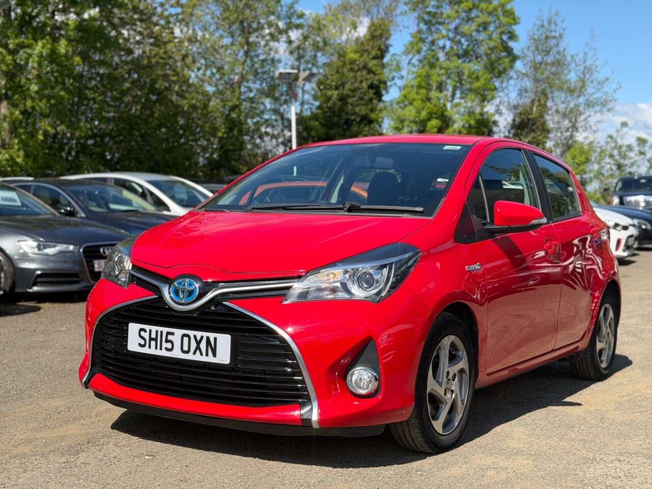 A 2015 TOYOTA YARIS 1.5 VVT-h Icon Hatchback 5dr Petrol Hybrid E-CVT Euro 6 (101 ps) A 2015 TOYOTA YARIS 1.5 VVT-h Icon Hatchback 5dr Petrol Hybrid E-CVT Euro 6 (101 ps)