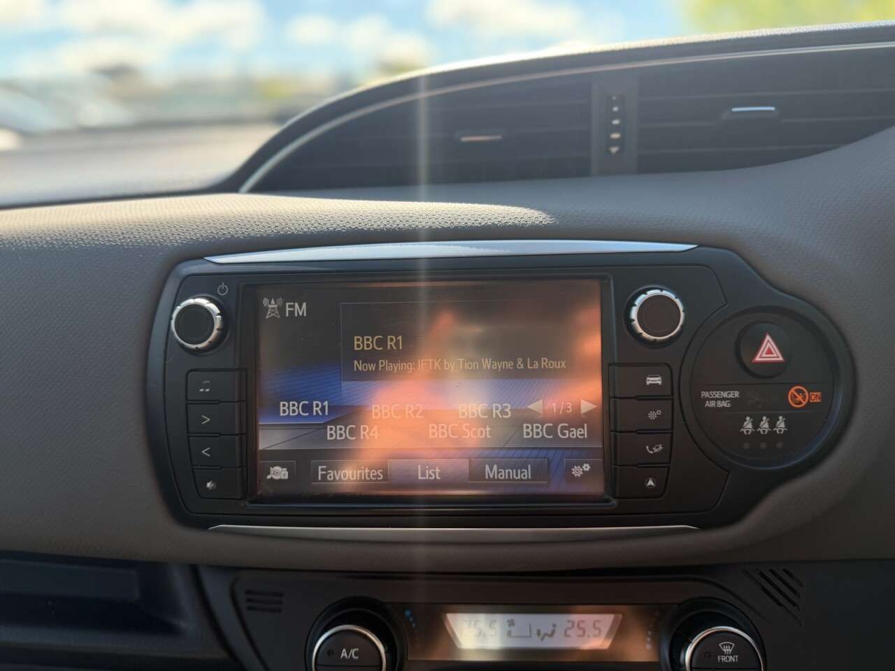 2015 TOYOTA YARIS 2015 TOYOTA YARIS