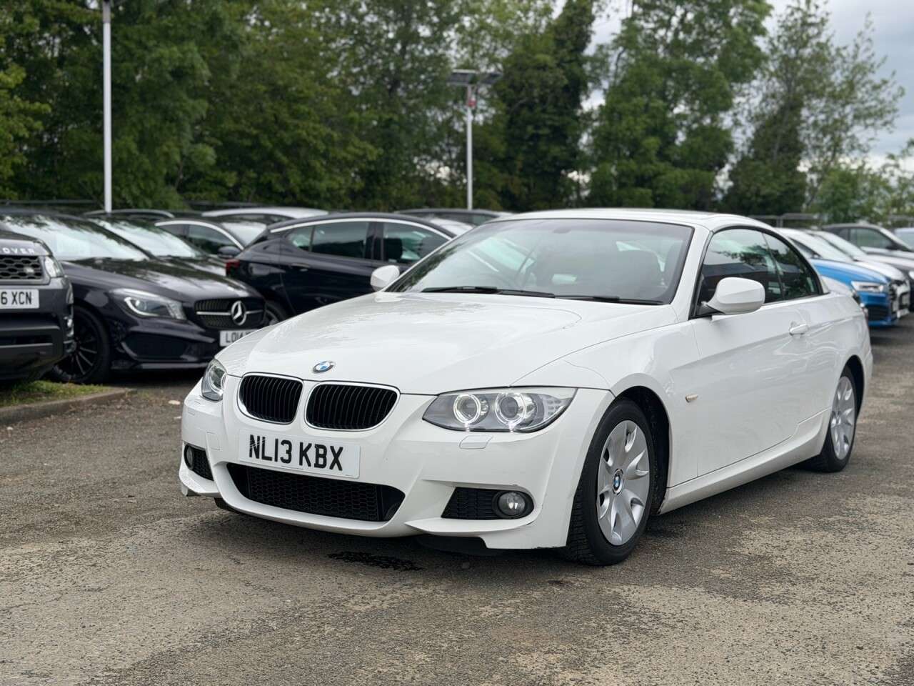 A 2013 BMW 3 SERIES 2.0 320i M Sport Convertible 2dr Petrol Auto Euro 5 (170 ps) A 2013 BMW 3 SERIES 2.0 320i M Sport Convertible 2dr Petrol Auto Euro 5 (170 ps)