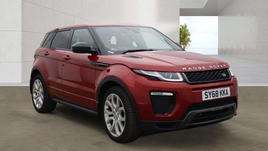 A 2018 LAND ROVER RANGE ROVER EVOQUE 2.0 TD4 HSE Dynamic SUV 5dr Diesel Auto 4WD Euro 6 (s/s) (180 ps) A 2018 LAND ROVER RANGE ROVER EVOQUE 2.0 TD4 HSE Dynamic SUV 5dr Diesel Auto 4WD Euro 6 (s/s) (180 ps)