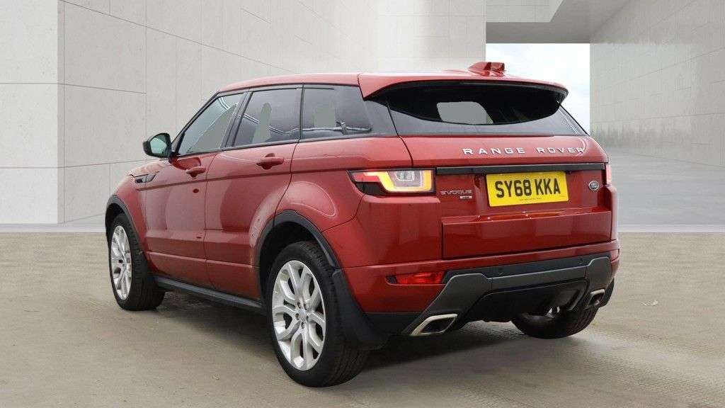 A 2018 LAND ROVER RANGE ROVER EVOQUE 2.0 TD4 HSE Dynamic SUV 5dr Diesel Auto 4WD Euro 6 (s/s) (180 ps) A 2018 LAND ROVER RANGE ROVER EVOQUE 2.0 TD4 HSE Dynamic SUV 5dr Diesel Auto 4WD Euro 6 (s/s) (180 ps)