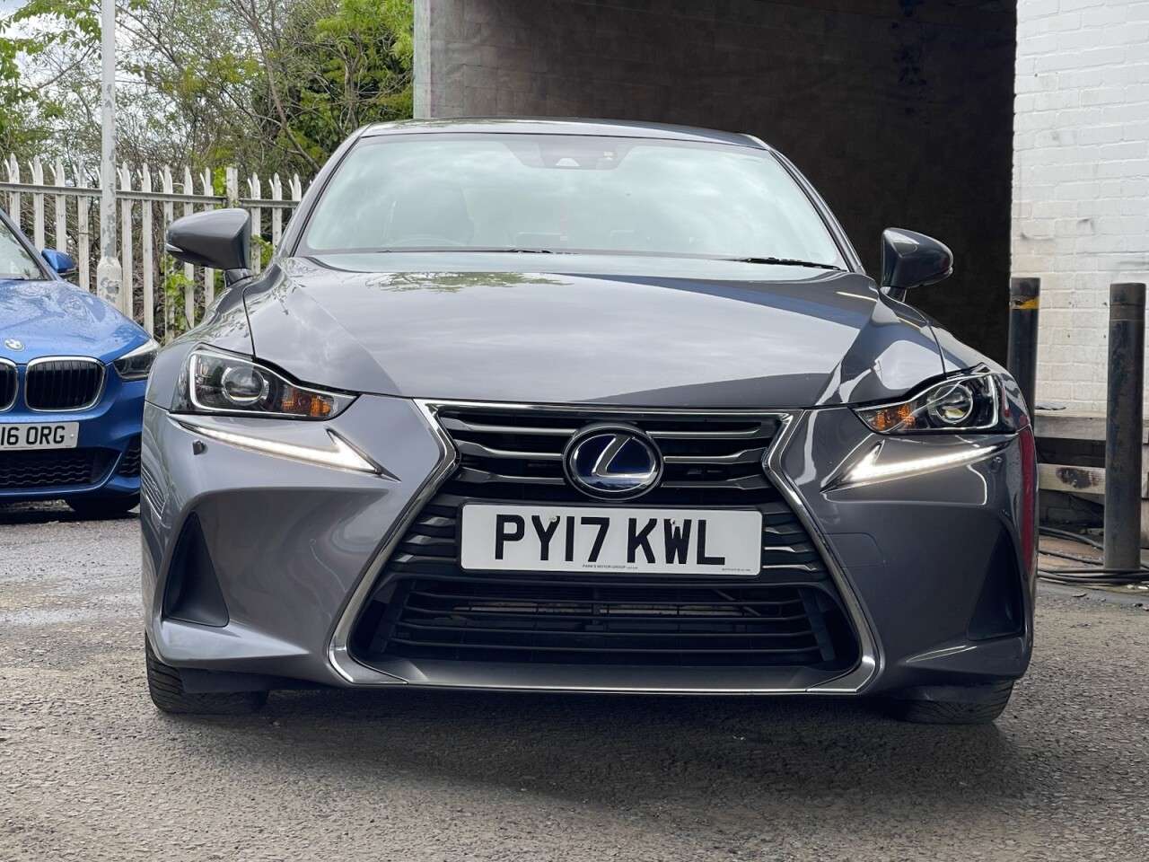 A 2017 LEXUS IS 2.5 300h Advance Saloon 4dr Petrol Hybrid E-CVT Euro 6 (s/s) (223 ps) A 2017 LEXUS IS 2.5 300h Advance Saloon 4dr Petrol Hybrid E-CVT Euro 6 (s/s) (223 ps)