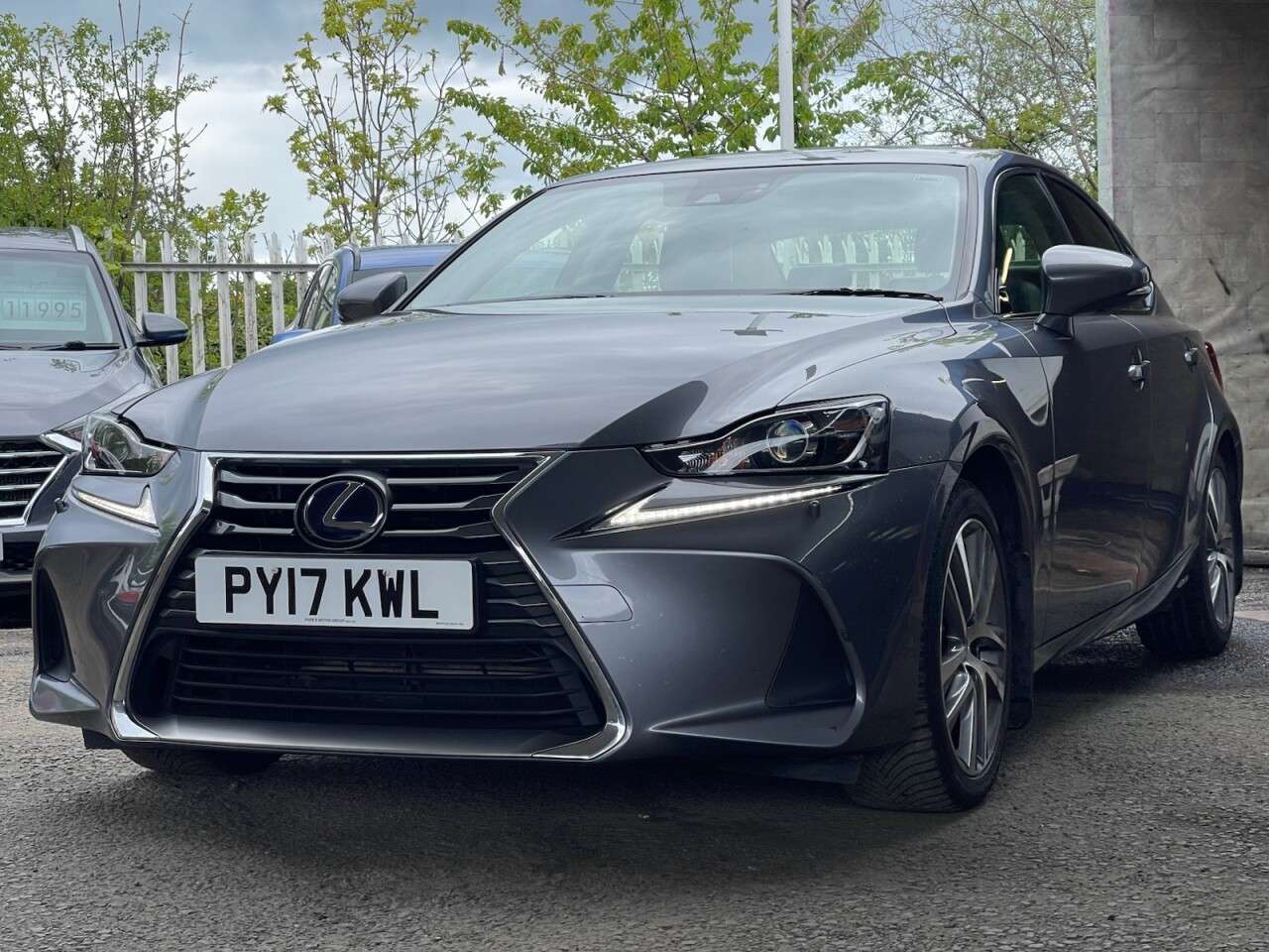 A 2017 LEXUS IS 2.5 300h Advance Saloon 4dr Petrol Hybrid E-CVT Euro 6 (s/s) (223 ps) A 2017 LEXUS IS 2.5 300h Advance Saloon 4dr Petrol Hybrid E-CVT Euro 6 (s/s) (223 ps)