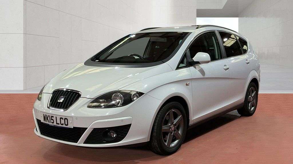 A 2015 SEAT ALTEA XL 1.6 TDI CR I TECH MPV 5dr Diesel DSG Euro 5 (105 ps) A 2015 SEAT ALTEA XL 1.6 TDI CR I TECH MPV 5dr Diesel DSG Euro 5 (105 ps)