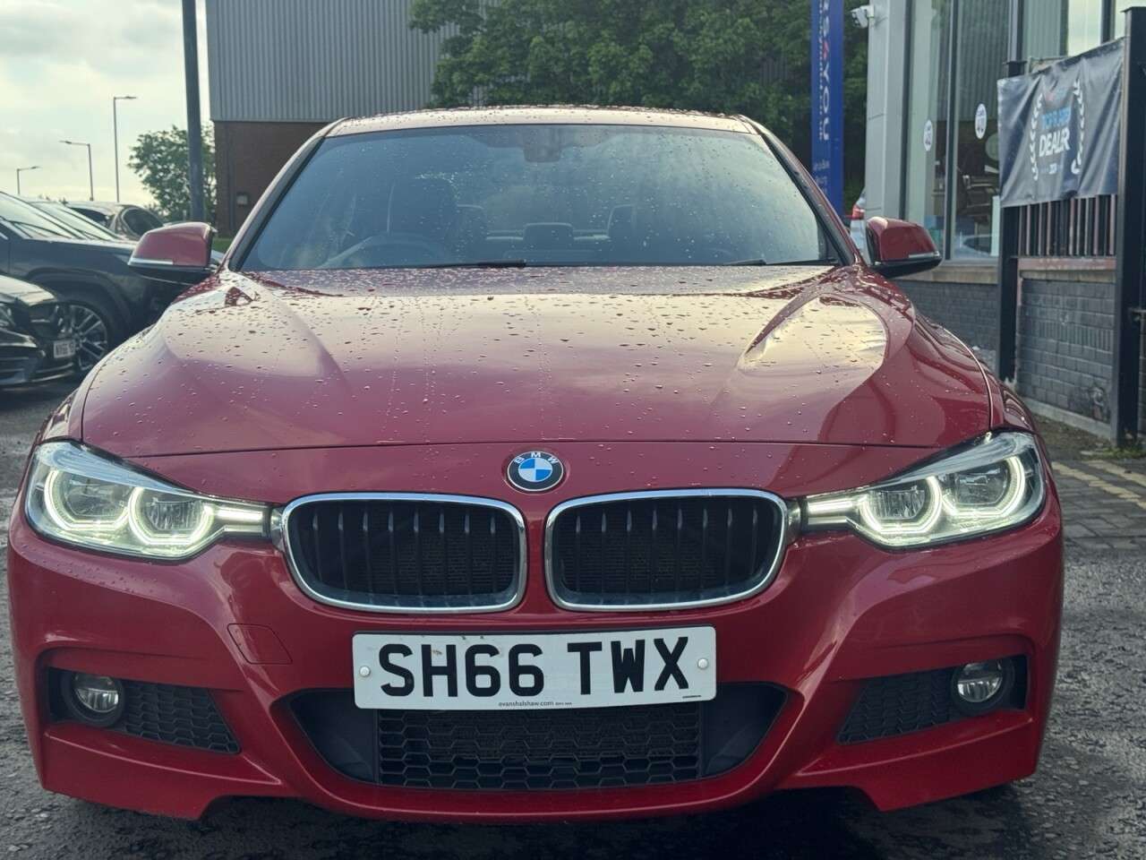 A 2016 BMW 3 SERIES 2.0 320i M Sport Saloon 4dr Petrol Auto Euro 6 (s/s) (184 ps) A 2016 BMW 3 SERIES 2.0 320i M Sport Saloon 4dr Petrol Auto Euro 6 (s/s) (184 ps)