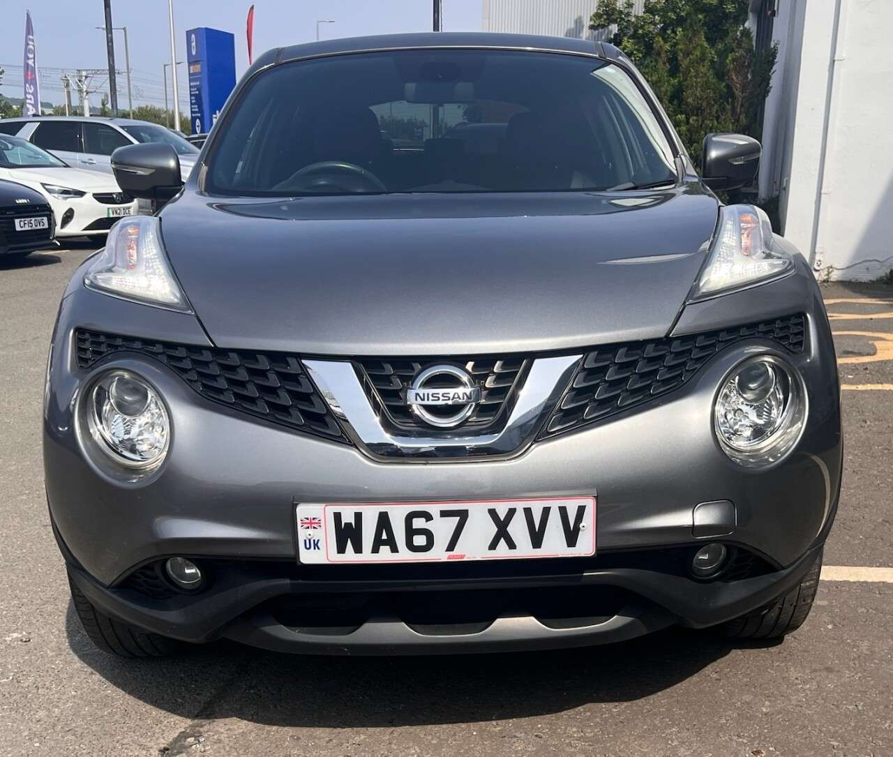 A 2017 NISSAN JUKE 1.6 Tekna SUV 5dr Petrol XTRON Euro 6 (117 ps) A 2017 NISSAN JUKE 1.6 Tekna SUV 5dr Petrol XTRON Euro 6 (117 ps)