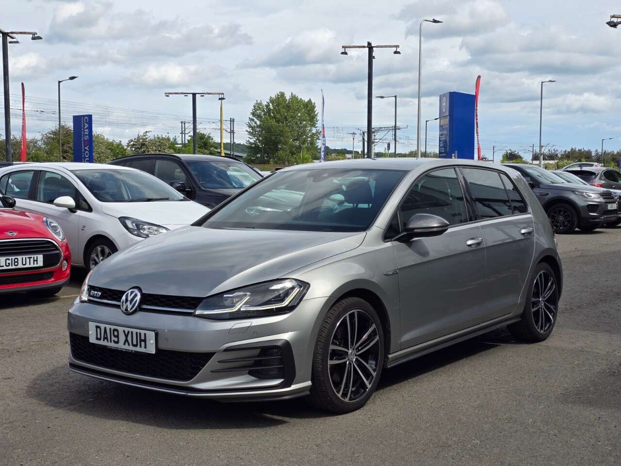 A 2019 VOLKSWAGEN GOLF 2.0 TDI GTD Hatchback 5dr Diesel DSG Euro 6 (s/s) (184 ps) ADAPTIVE CRUISE A 2019 VOLKSWAGEN GOLF 2.0 TDI GTD Hatchback 5dr Diesel DSG Euro 6 (s/s) (184 ps) ADAPTIVE CRUISE