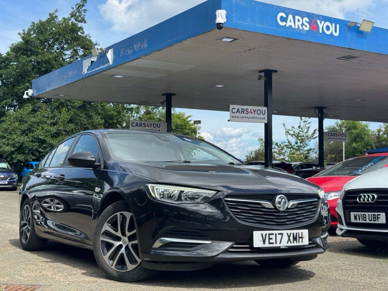 A 2017 VAUXHALL INSIGNIA 1.6 Turbo D ecoTEC Design Grand Sport 5dr Diesel Manual Euro 6 (s/s) (110 p A 2017 VAUXHALL INSIGNIA 1.6 Turbo D ecoTEC Design Grand Sport 5dr Diesel Manual Euro 6 (s/s) (110 p