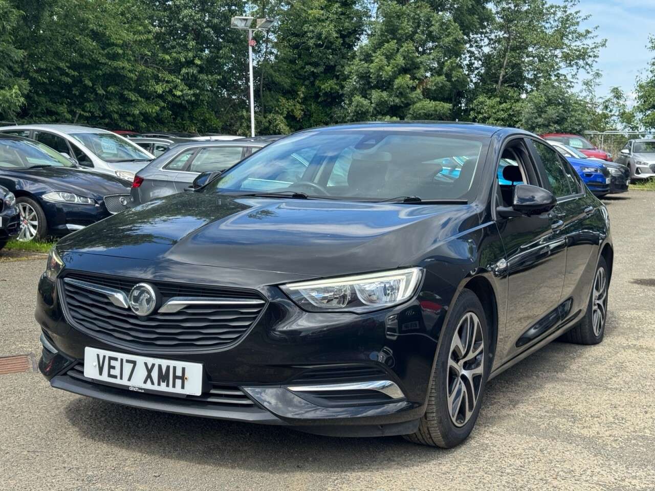 A 2017 VAUXHALL INSIGNIA 1.6 Turbo D ecoTEC Design Grand Sport 5dr Diesel Manual Euro 6 (s/s) (110 p A 2017 VAUXHALL INSIGNIA 1.6 Turbo D ecoTEC Design Grand Sport 5dr Diesel Manual Euro 6 (s/s) (110 p