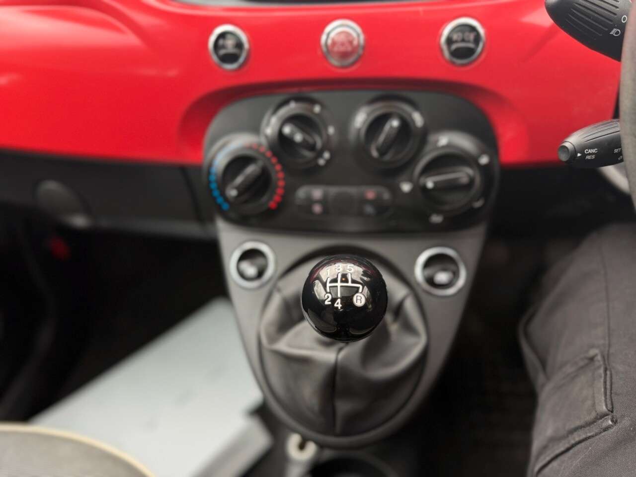 2018 FIAT 500 2018 FIAT 500