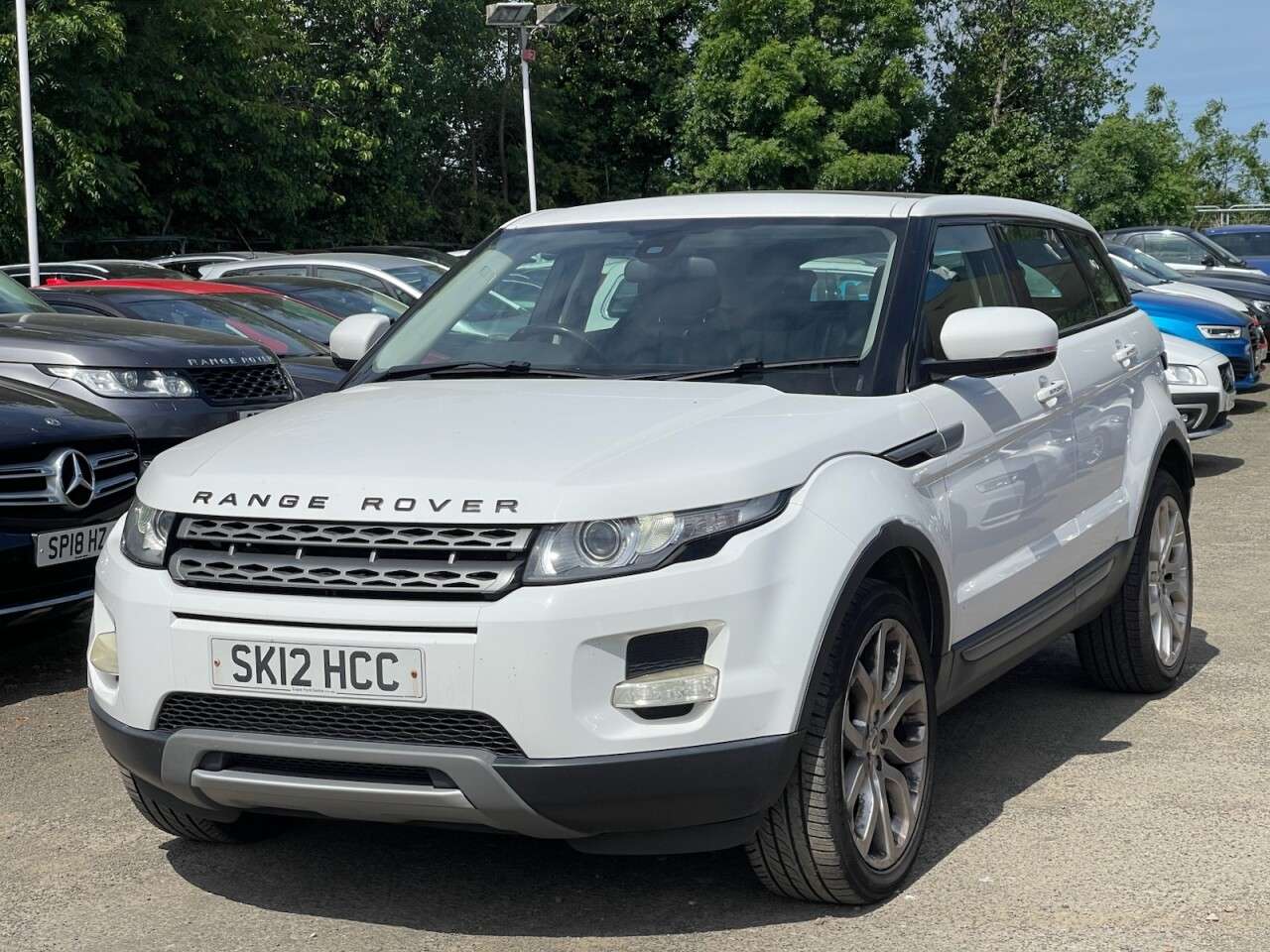 A 2012 LAND ROVER RANGE ROVER EVOQUE 2.2 SD4 Pure SUV 5dr Diesel Auto 4WD Euro 5 (190 ps) A 2012 LAND ROVER RANGE ROVER EVOQUE 2.2 SD4 Pure SUV 5dr Diesel Auto 4WD Euro 5 (190 ps)