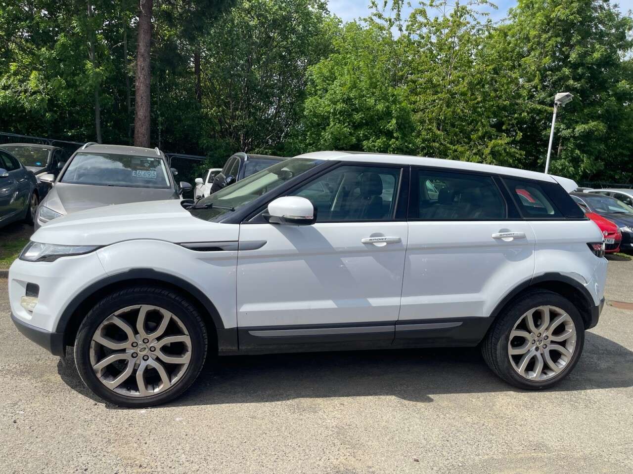 A 2012 LAND ROVER RANGE ROVER EVOQUE 2.2 SD4 Pure SUV 5dr Diesel Auto 4WD Euro 5 (190 ps) A 2012 LAND ROVER RANGE ROVER EVOQUE 2.2 SD4 Pure SUV 5dr Diesel Auto 4WD Euro 5 (190 ps)
