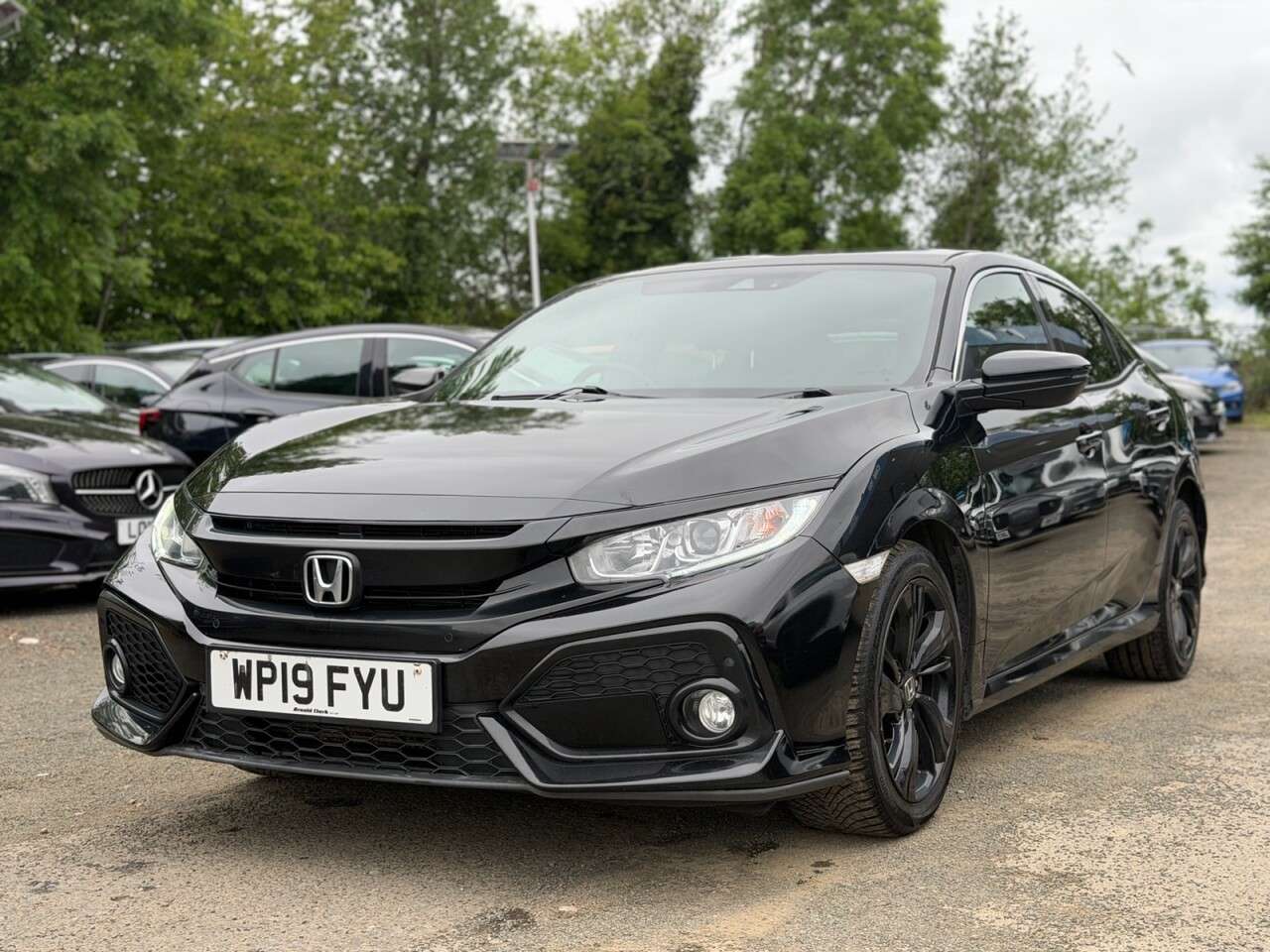 A 2019 HONDA CIVIC 1.0 VTEC Turbo SR Hatchback 5dr Petrol Manual Euro 6 (s/s) (126 ps) A 2019 HONDA CIVIC 1.0 VTEC Turbo SR Hatchback 5dr Petrol Manual Euro 6 (s/s) (126 ps)