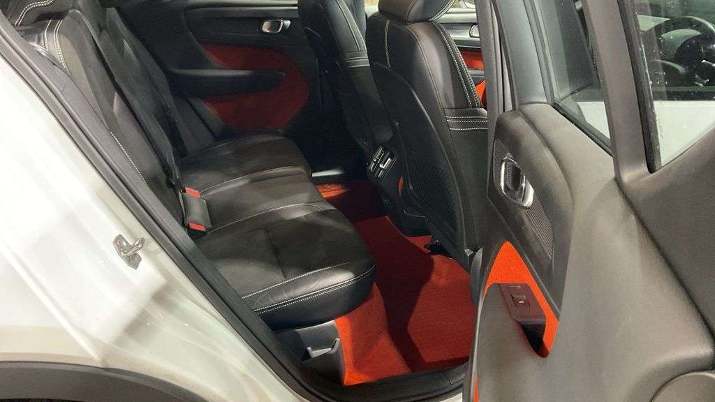2018 VOLVO XC40 2018 VOLVO XC40
