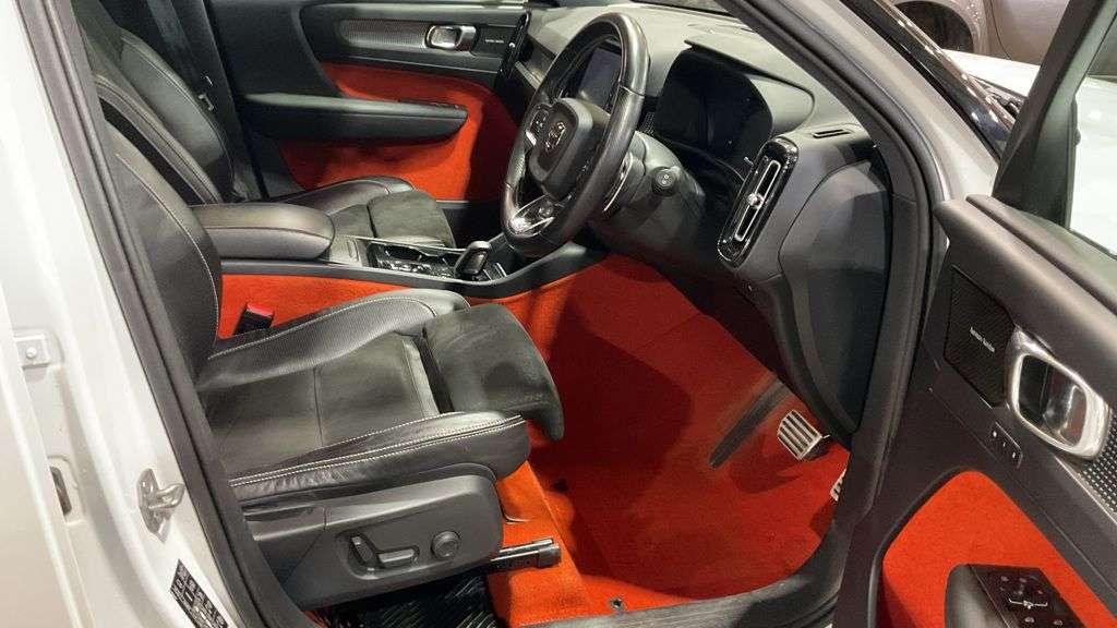 2018 VOLVO XC40 2018 VOLVO XC40