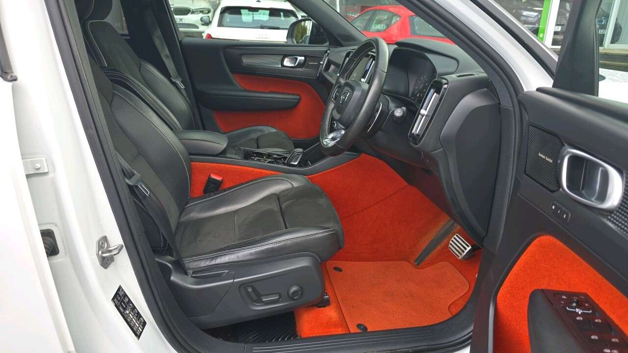 2018 VOLVO XC40 2018 VOLVO XC40