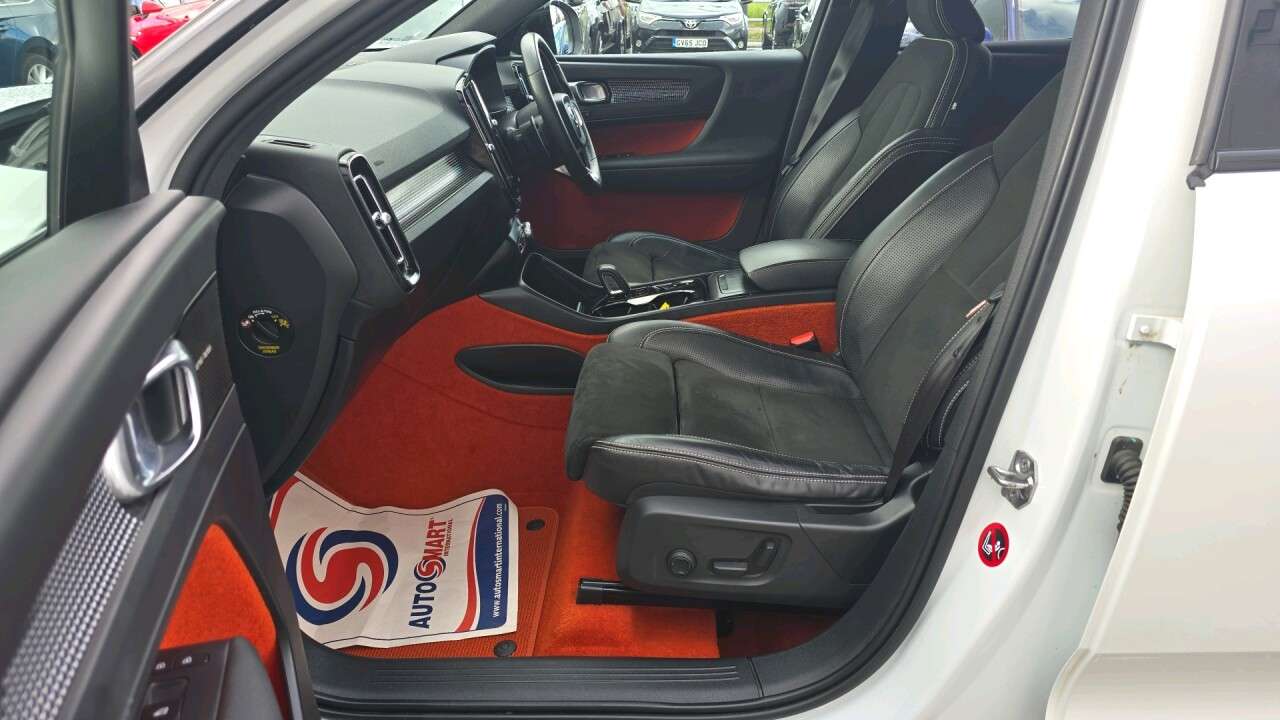 2018 VOLVO XC40 2018 VOLVO XC40