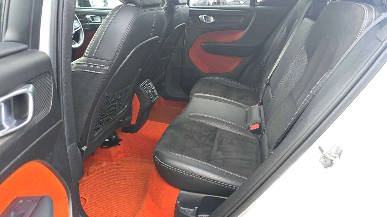 2018 VOLVO XC40 2018 VOLVO XC40