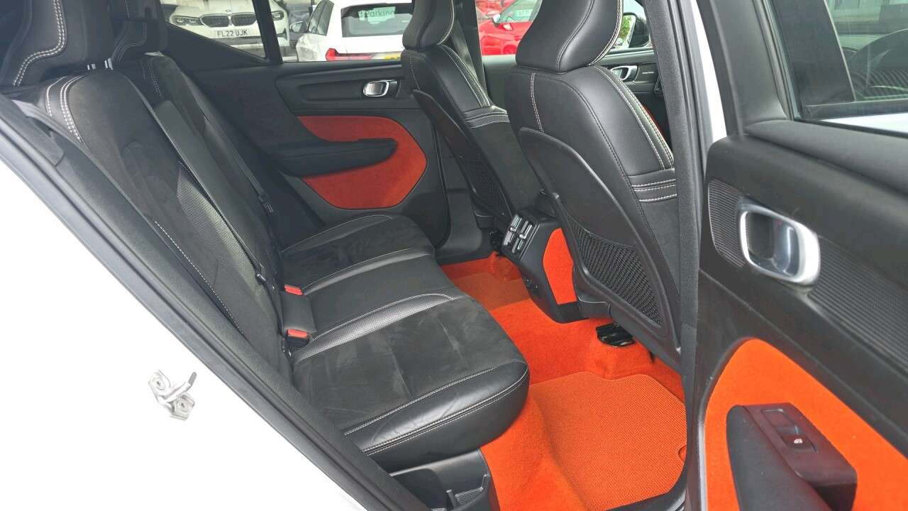 2018 VOLVO XC40 2018 VOLVO XC40