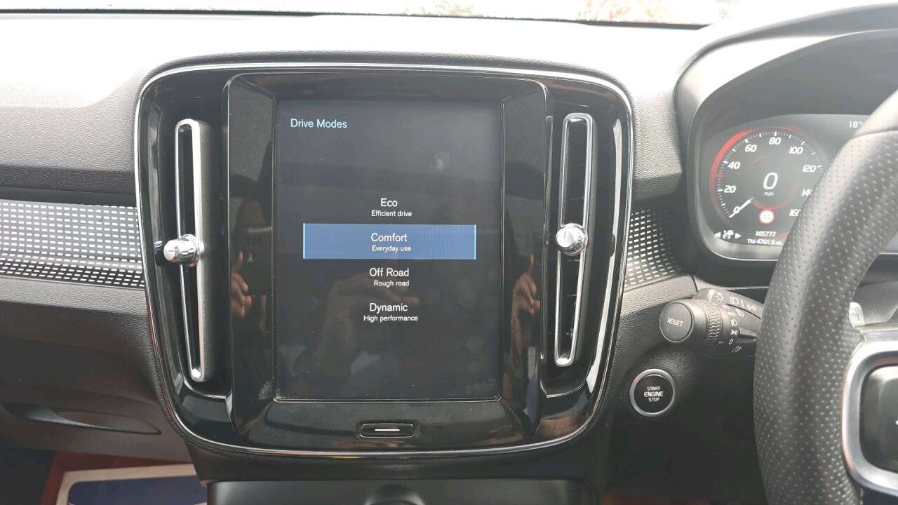 2018 VOLVO XC40 2018 VOLVO XC40