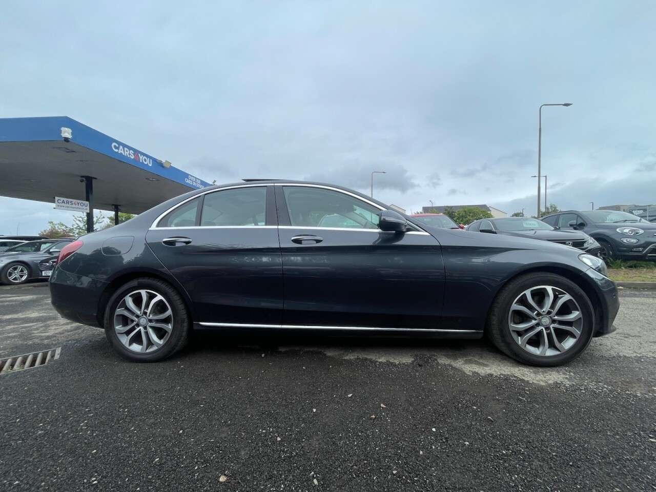 A 2016 MERCEDES-BENZ C-CLASS 2.0 C200 Sport (Premium) Saloon 4dr Petrol 7G-Tronic+ Euro 6 (s/s) (184 ps) A 2016 MERCEDES-BENZ C-CLASS 2.0 C200 Sport (Premium) Saloon 4dr Petrol 7G-Tronic+ Euro 6 (s/s) (184 ps)