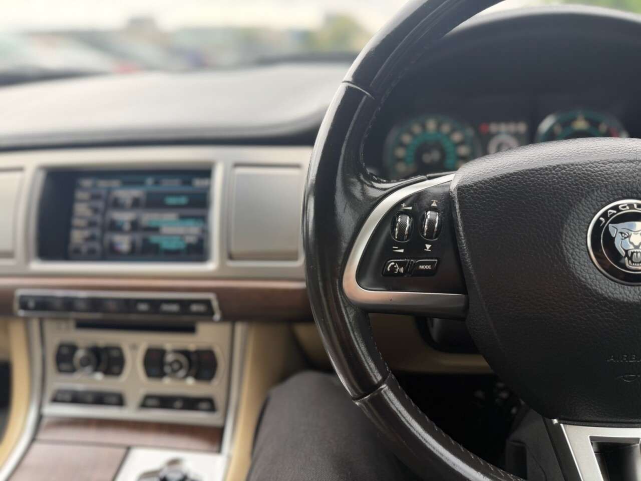 2014 JAGUAR XF 2014 JAGUAR XF