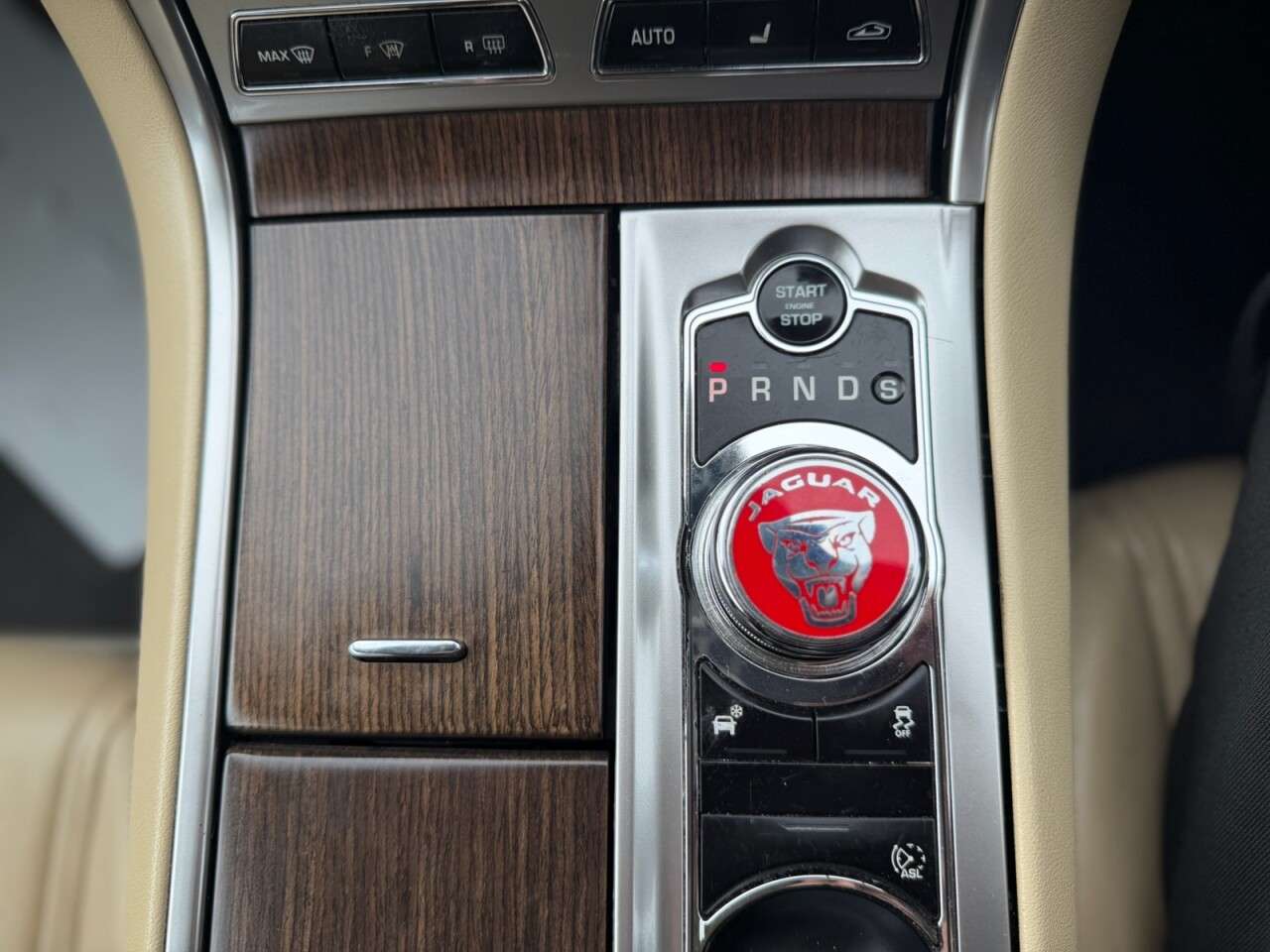 2014 JAGUAR XF 2014 JAGUAR XF