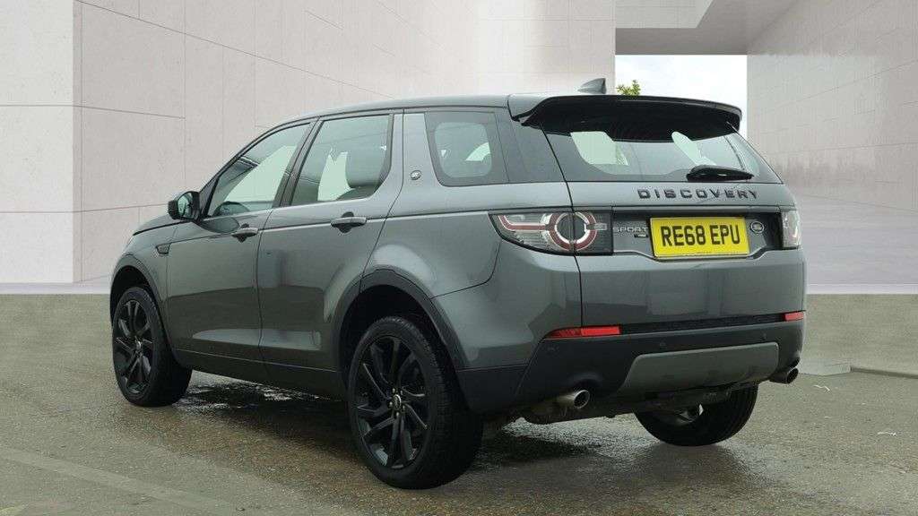 A 2018 LAND ROVER DISCOVERY SPORT 2.0 Si4 HSE Luxury SUV 5dr Petrol Auto 4WD Euro 6 (s/s) (240 ps) A 2018 LAND ROVER DISCOVERY SPORT 2.0 Si4 HSE Luxury SUV 5dr Petrol Auto 4WD Euro 6 (s/s) (240 ps)