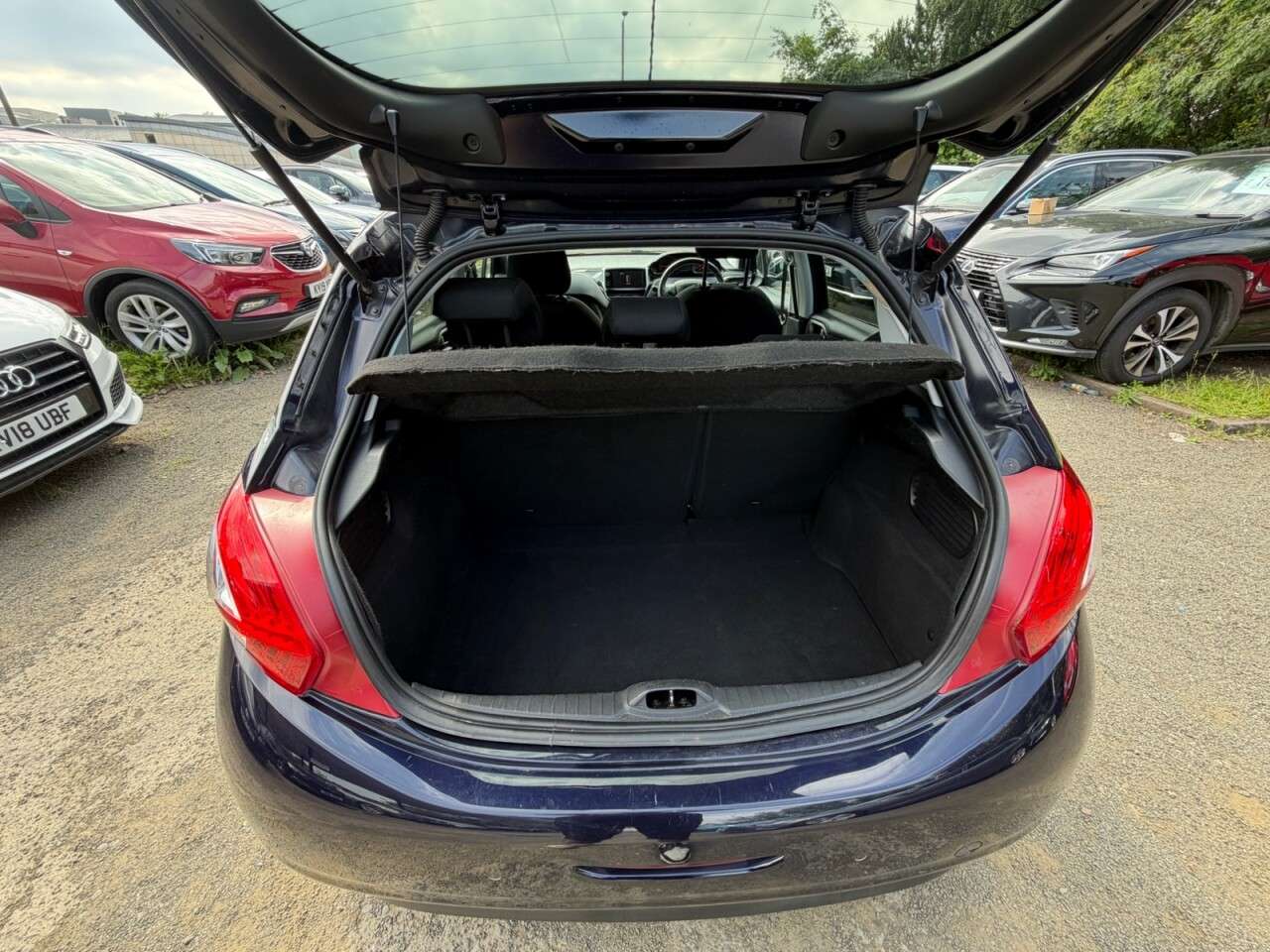 2015 PEUGEOT 208 2015 PEUGEOT 208