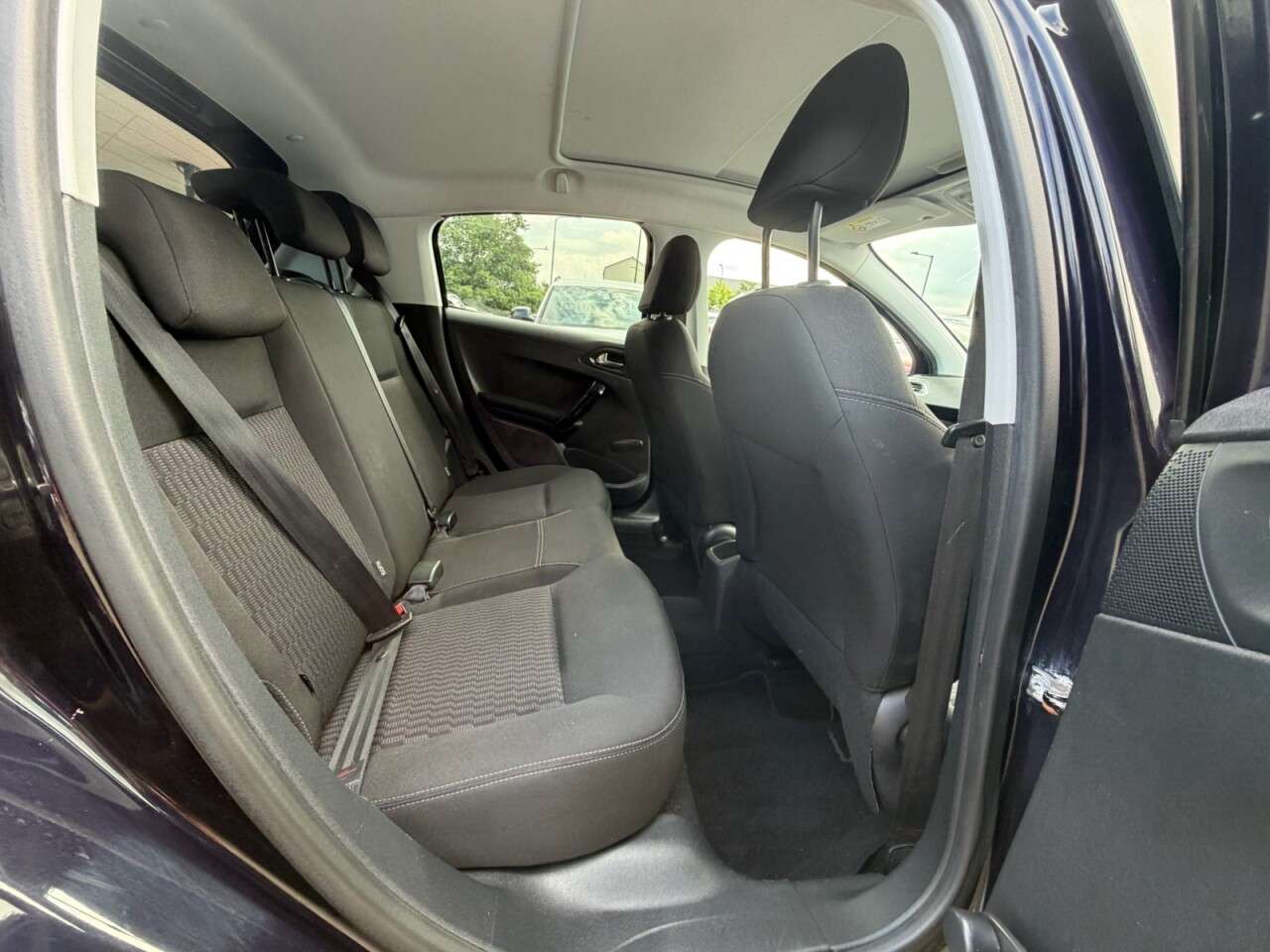 2015 PEUGEOT 208 2015 PEUGEOT 208