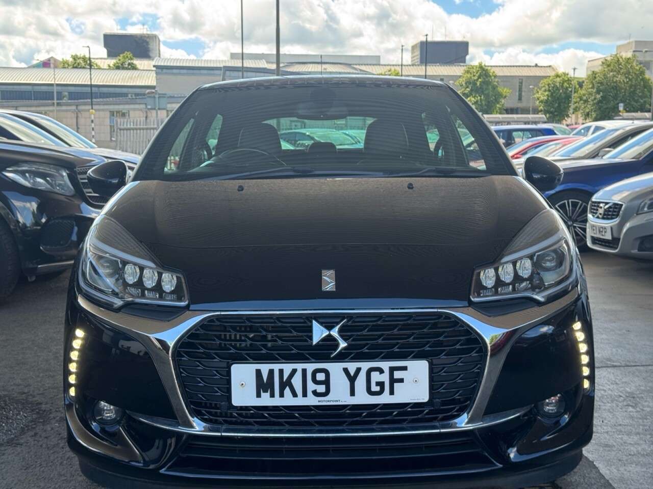 A 2019 DS AUTOMOBILES DS 3 1.2 PureTech Forever Hatchback 3dr Petrol EAT6 Euro 6 (s/s) (110 ps) A 2019 DS AUTOMOBILES DS 3 1.2 PureTech Forever Hatchback 3dr Petrol EAT6 Euro 6 (s/s) (110 ps)