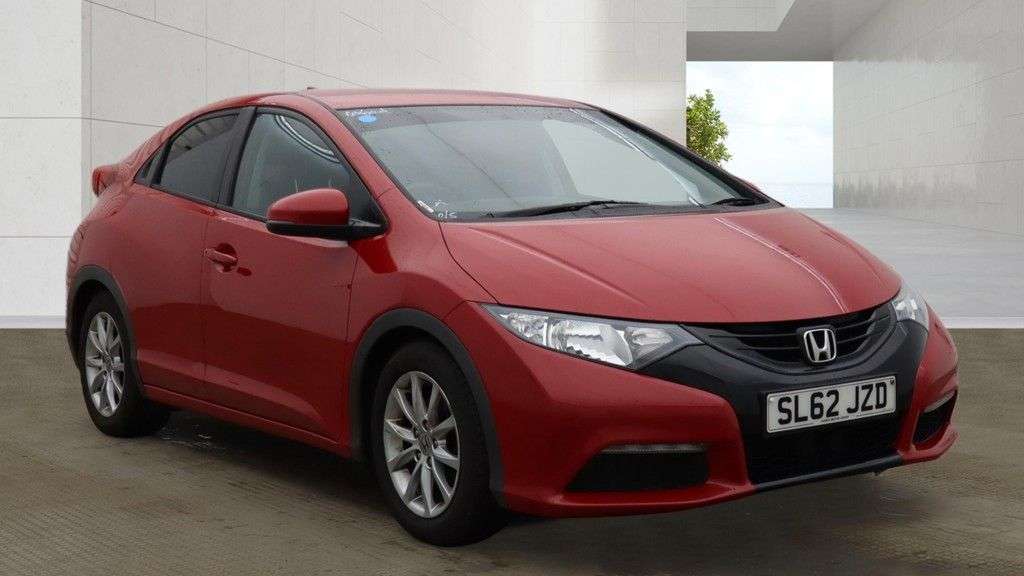 A 2012 HONDA CIVIC 2.2 i-DTEC SE Hatchback 5dr Diesel Manual Euro 5 (s/s) (150 ps) A 2012 HONDA CIVIC 2.2 i-DTEC SE Hatchback 5dr Diesel Manual Euro 5 (s/s) (150 ps)