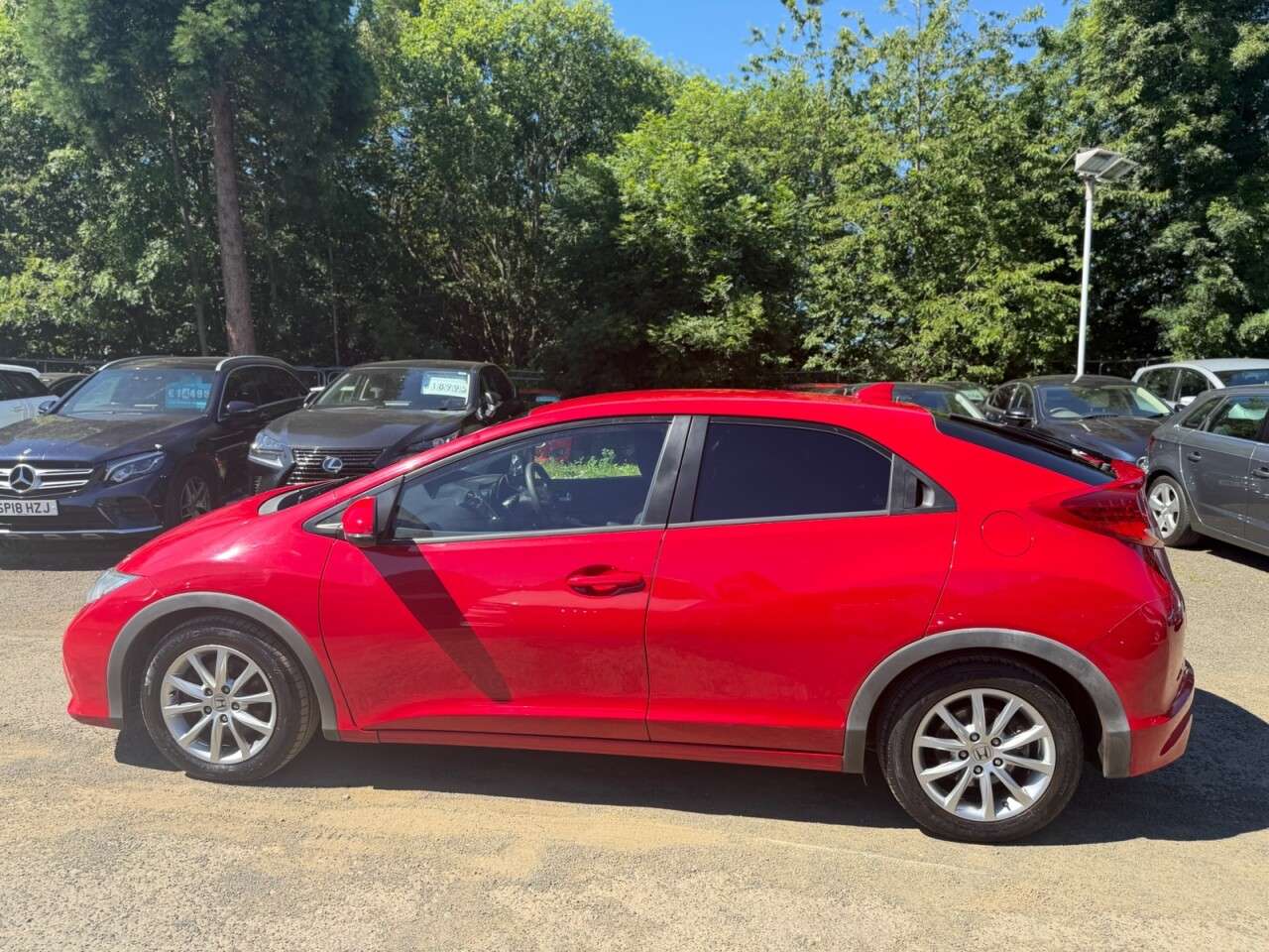 A 2012 HONDA CIVIC 2.2 i-DTEC SE Hatchback 5dr Diesel Manual Euro 5 (s/s) (150 ps) A 2012 HONDA CIVIC 2.2 i-DTEC SE Hatchback 5dr Diesel Manual Euro 5 (s/s) (150 ps)