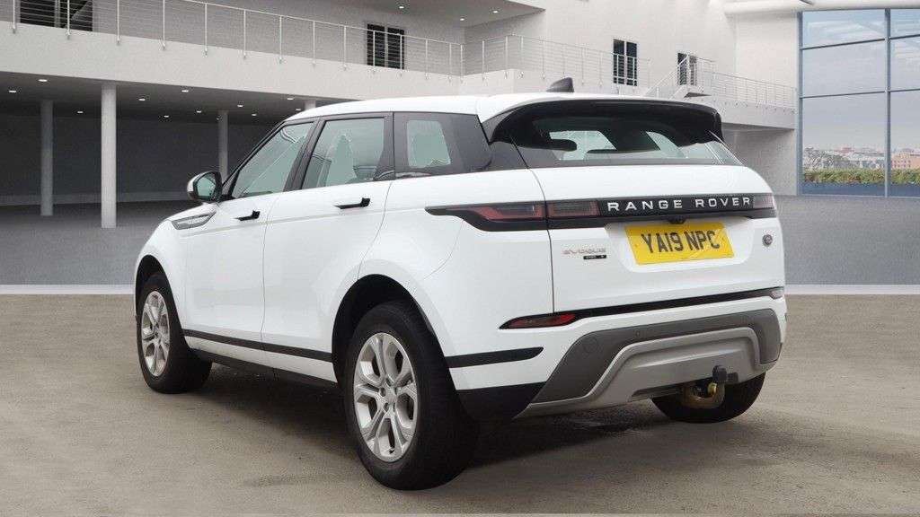 A 2019 LAND ROVER RANGE ROVER EVOQUE 2.0 D180 S SUV 5dr Diesel Auto 4WD Euro 6 (s/s) (180 ps) A 2019 LAND ROVER RANGE ROVER EVOQUE 2.0 D180 S SUV 5dr Diesel Auto 4WD Euro 6 (s/s) (180 ps)