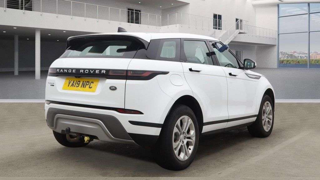 A 2019 LAND ROVER RANGE ROVER EVOQUE 2.0 D180 S SUV 5dr Diesel Auto 4WD Euro 6 (s/s) (180 ps) A 2019 LAND ROVER RANGE ROVER EVOQUE 2.0 D180 S SUV 5dr Diesel Auto 4WD Euro 6 (s/s) (180 ps)