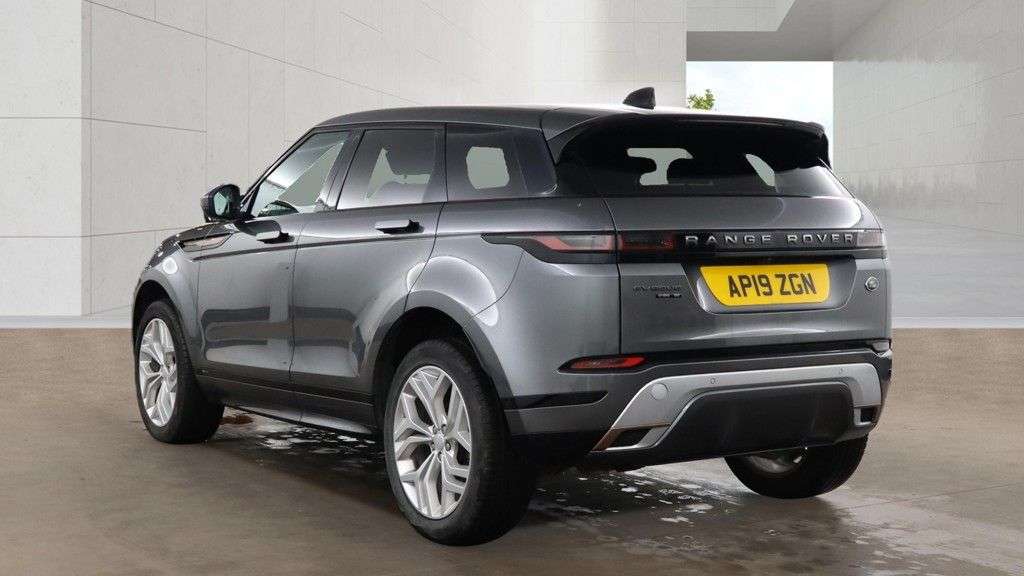 A 2019 LAND ROVER RANGE ROVER EVOQUE 2.0 D180 R-Dynamic SE SUV 5dr Diesel Auto 4WD Euro 6 (s/s) (180 ps) A 2019 LAND ROVER RANGE ROVER EVOQUE 2.0 D180 R-Dynamic SE SUV 5dr Diesel Auto 4WD Euro 6 (s/s) (180 ps)