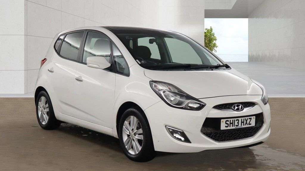 A 2013 HYUNDAI IX20 1.6 Style Hatchback 5dr Petrol Auto Euro 5 (123 bhp) A 2013 HYUNDAI IX20 1.6 Style Hatchback 5dr Petrol Auto Euro 5 (123 bhp)
