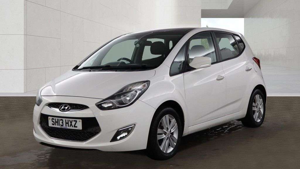 A 2013 HYUNDAI IX20 1.6 Style Hatchback 5dr Petrol Auto Euro 5 (123 bhp) A 2013 HYUNDAI IX20 1.6 Style Hatchback 5dr Petrol Auto Euro 5 (123 bhp)
