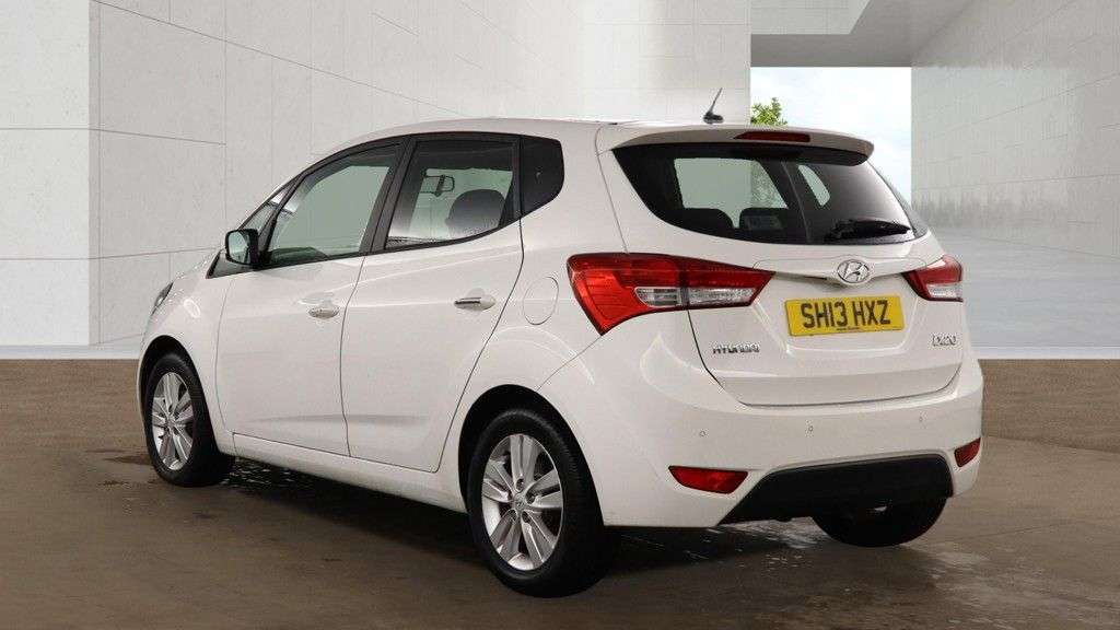 A 2013 HYUNDAI IX20 1.6 Style Hatchback 5dr Petrol Auto Euro 5 (123 bhp) A 2013 HYUNDAI IX20 1.6 Style Hatchback 5dr Petrol Auto Euro 5 (123 bhp)