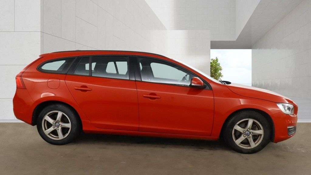 2017 VOLVO V60 2017 VOLVO V60