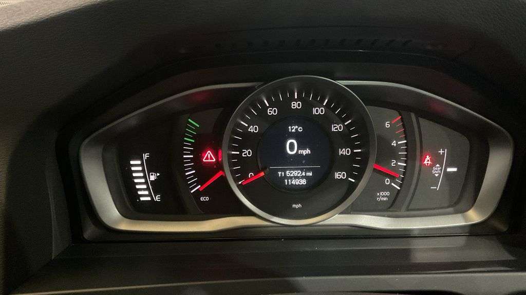 2017 VOLVO V60 2017 VOLVO V60