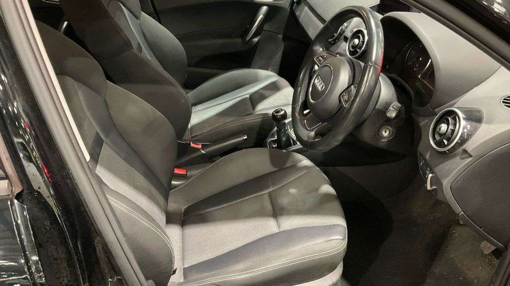 2015 AUDI A1 2015 AUDI A1
